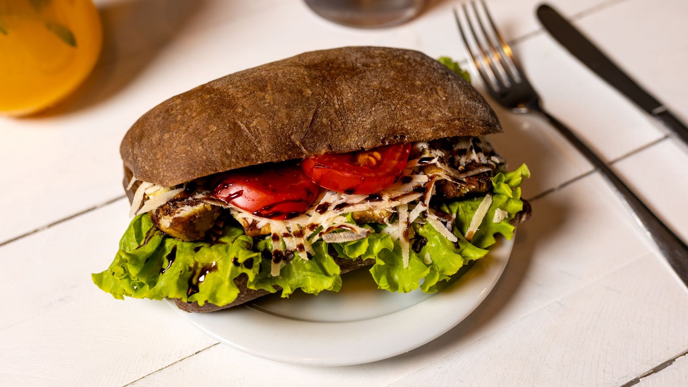 Sandwich plate